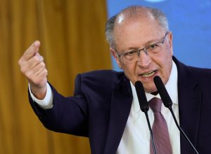 alckmin-abre-consulta-a-ministros-para-autorizar-reclamacao-do-brasil-contra-trump-na-omc